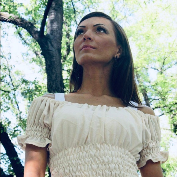 Meet your Posher, Anita - Picture 3 of 4